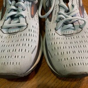Women’s Brooks Ghost 13 Running Shoes Gray 1203381B435 Size 10 B